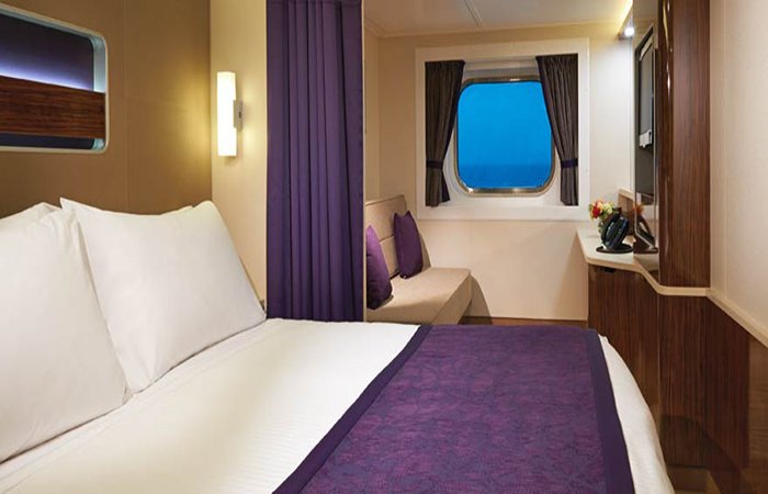 Каюта с окном "Family Oceanview Stateroom with Large Picture Window"