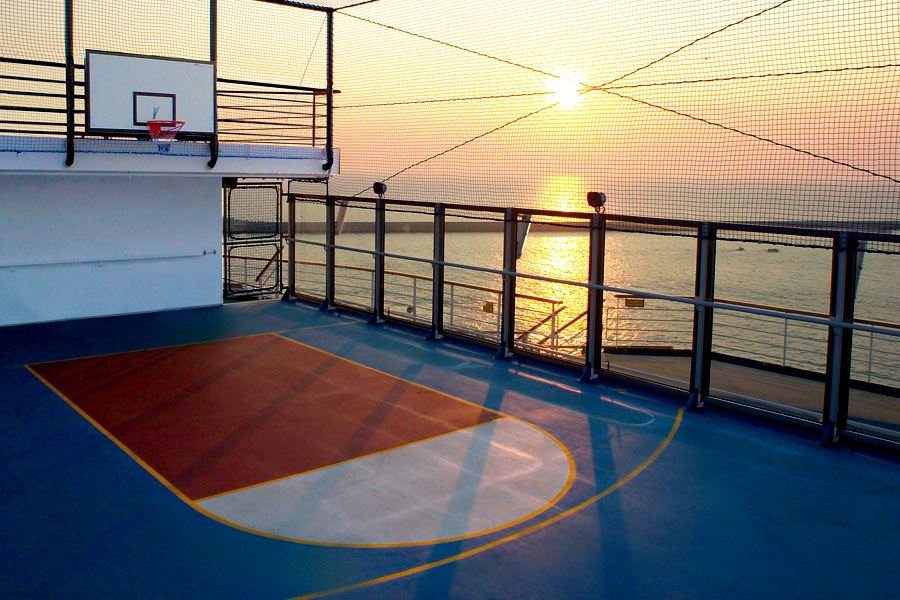 Спортивная площадка (Sports Deck)