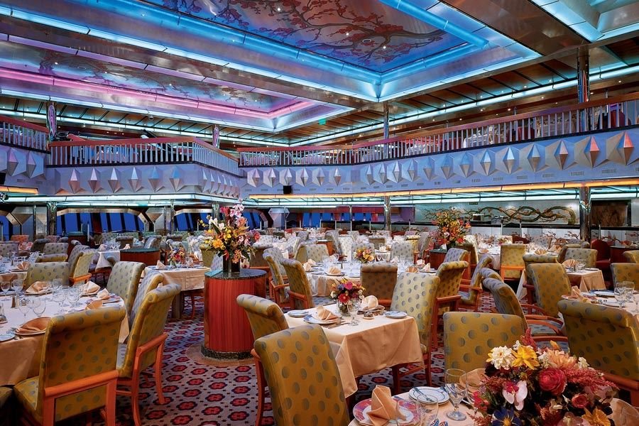 Основной ресторан Platinum Restaurant