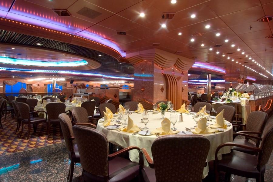 Основной ресторан Mardi Gras Dining Room