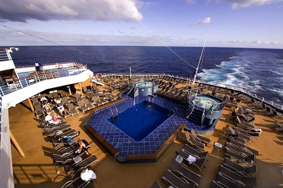 Бассейн Liner Lido Pool