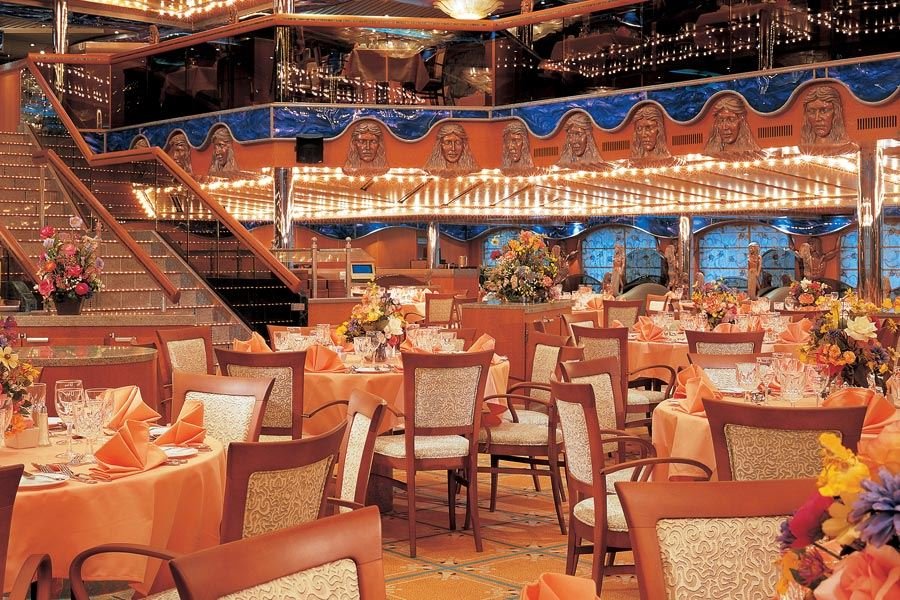 Основной ресторан Paris Dining Room
