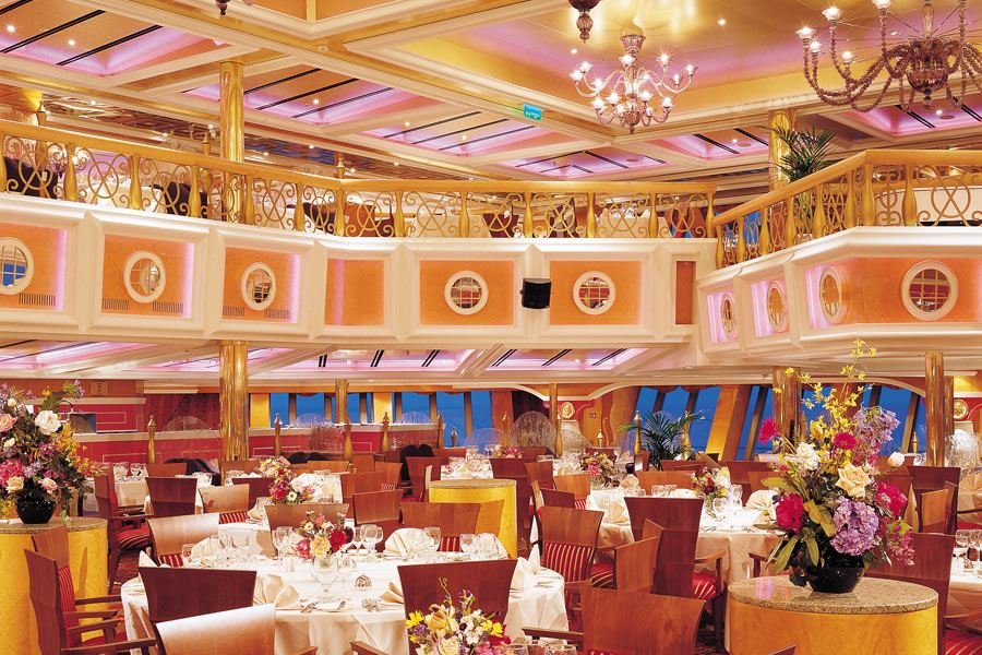 Основной ресторан Lincoln Dining Room