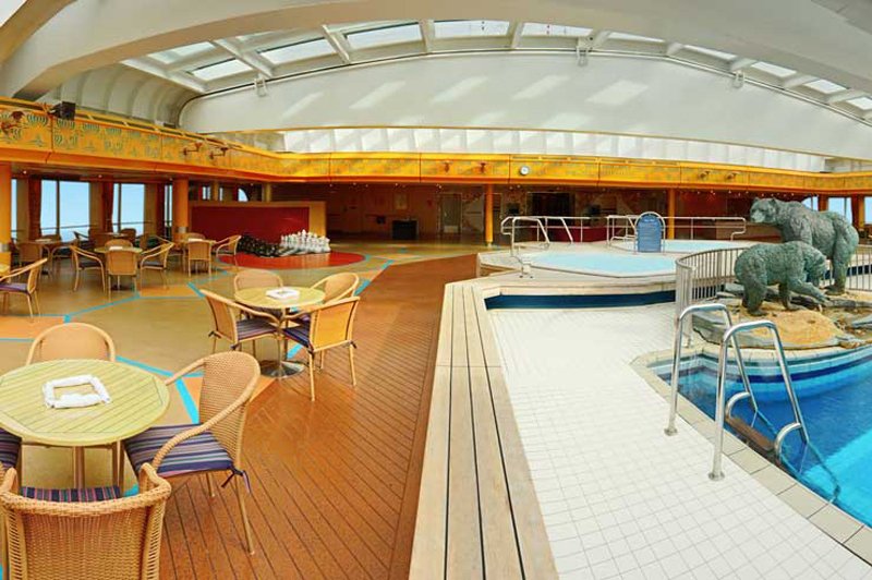 Бассейн с раздвижной крышей (Lido Pool)