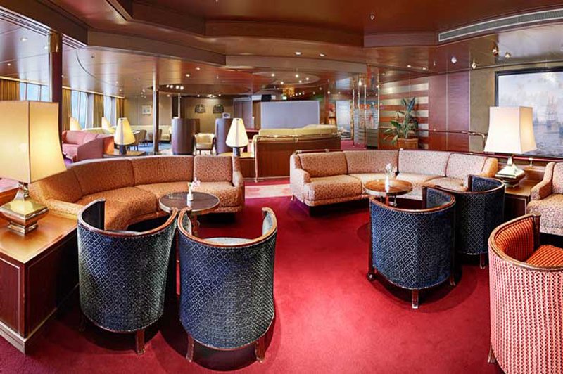 Бар (Explorer's Lounge)