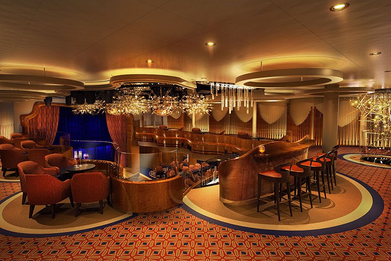 Танцевальный зал Queen's Lounge