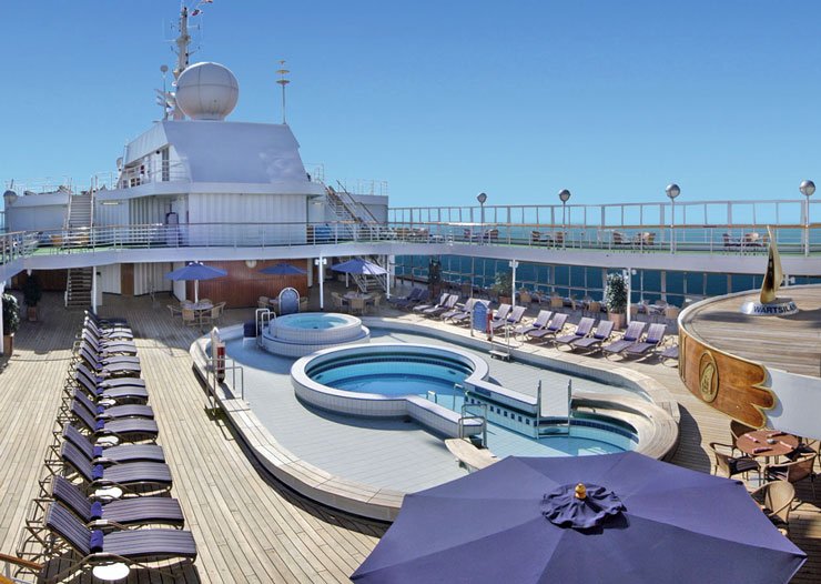 Бассейн с раздвижной крышей (Lido Pool)
