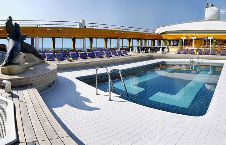 Бассейн с раздвижной крышей (Lido Pool)