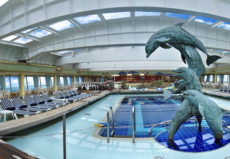 Бассейн с раздвижной крышей (Lido Pool)
