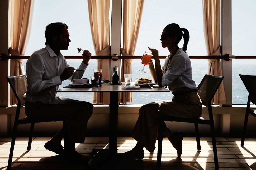 silversea-luxury-cruises-silver-muse-the grill-restaurant-couple