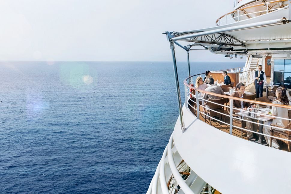 silversea-luxury-cruises-silver-muse-restaurant-la-terrazza-lunch