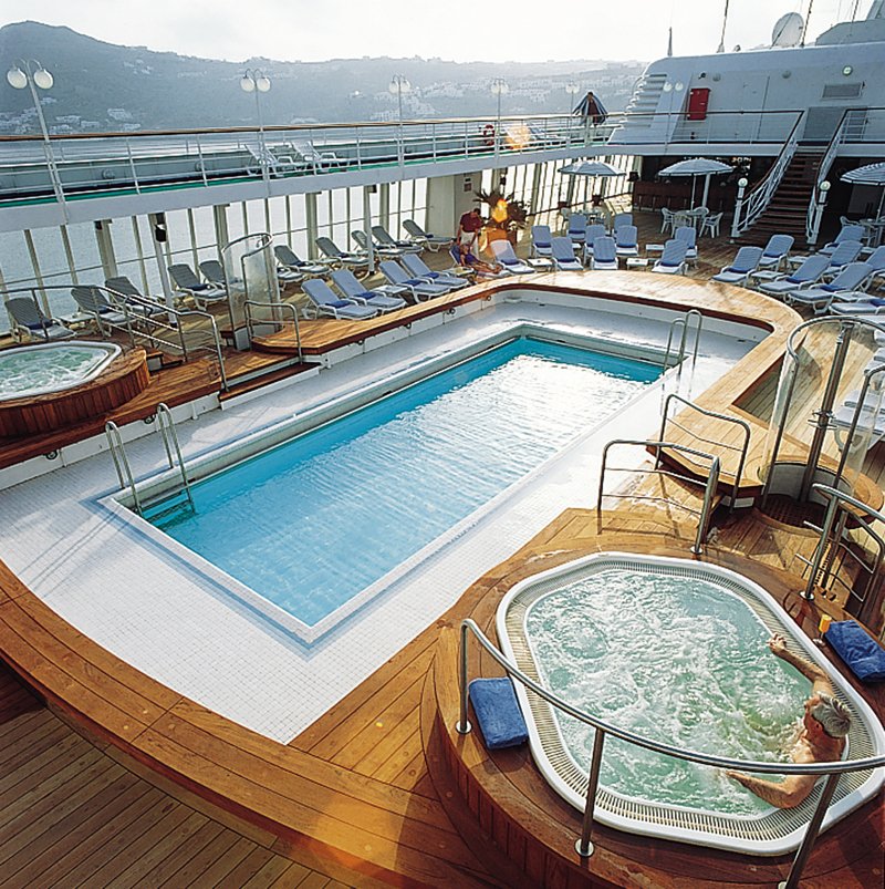 Палуба водных развлечений (Pool Deck)