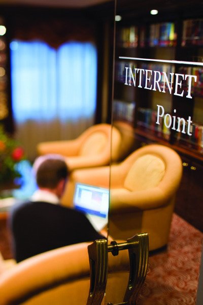 Интернет кафе (Internet Point)