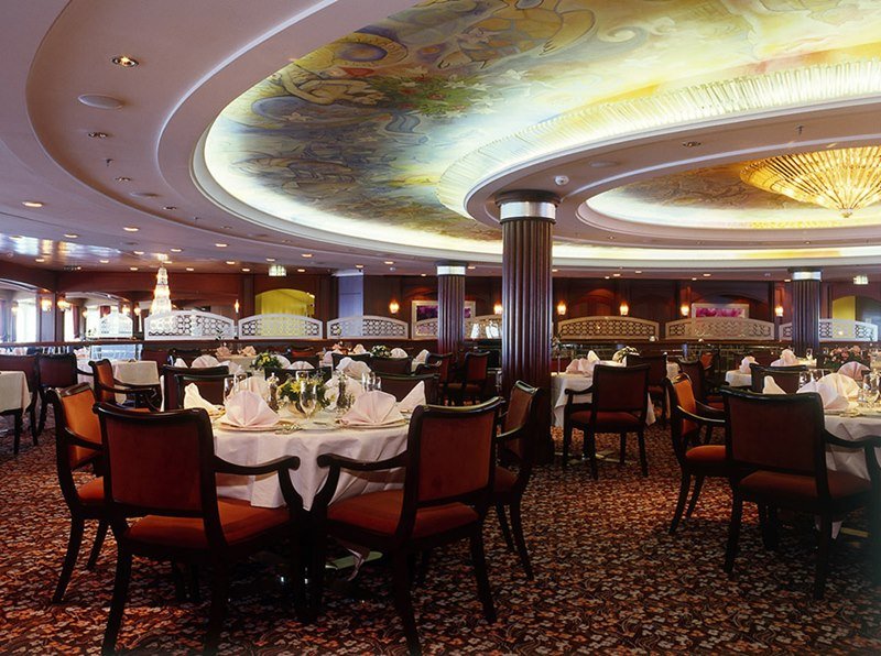 Главный ресторан Crystal Dining Room