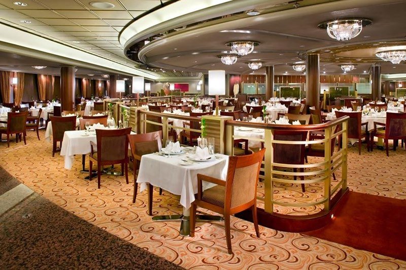 Основной ресторан Crystal Dining Room