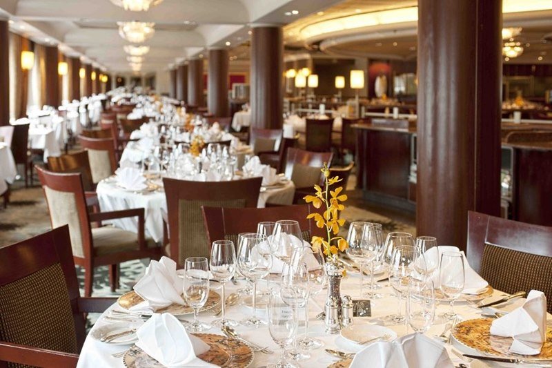 Основной ресторан Crystal Dining Room