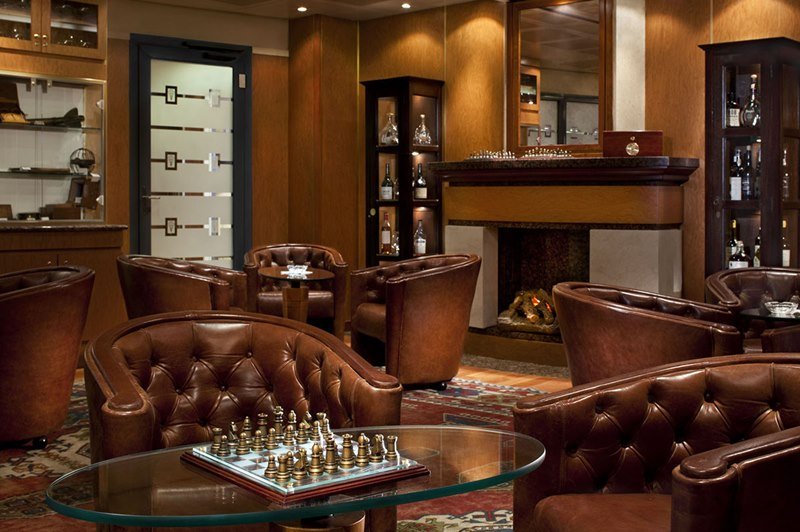 Сигарный клуб Connoisseur Club