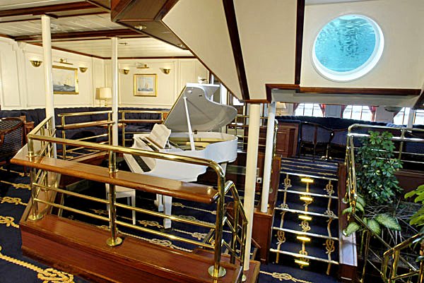 Бар Piano Bar