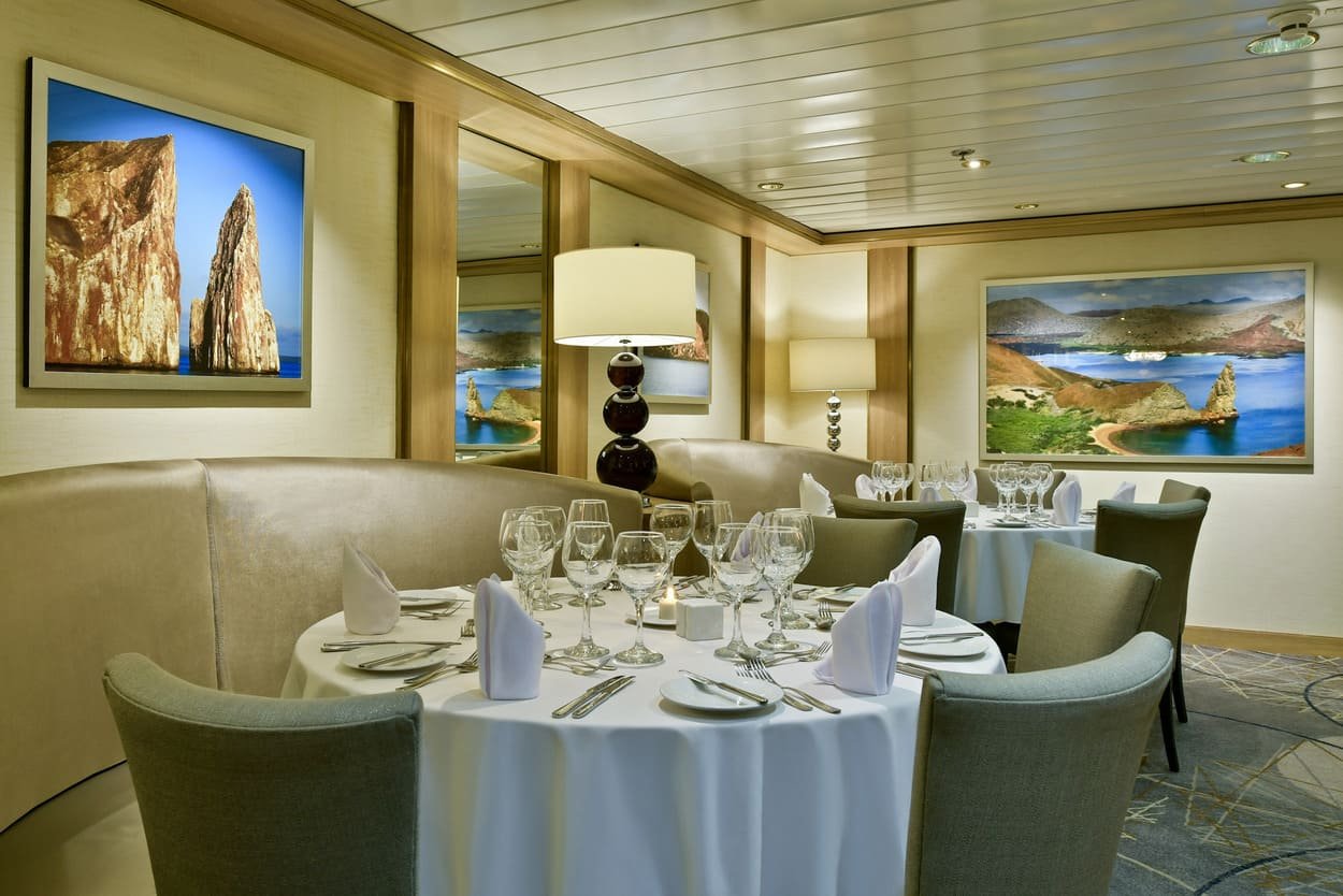 XPEDITION-DarwinsRestaurant-3755-HIGH
