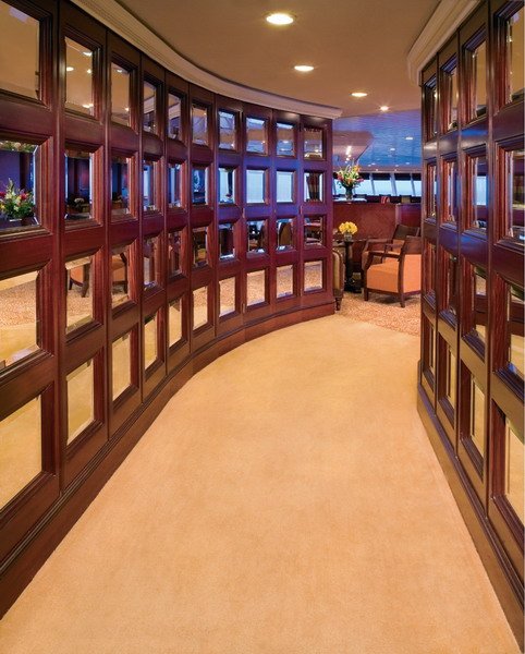 Зеркальный холл (Glass Hall)