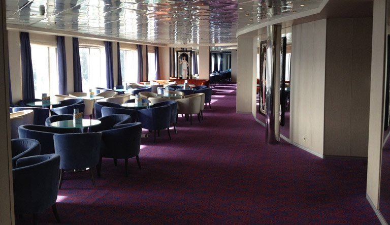 crystal-lounge.jpg