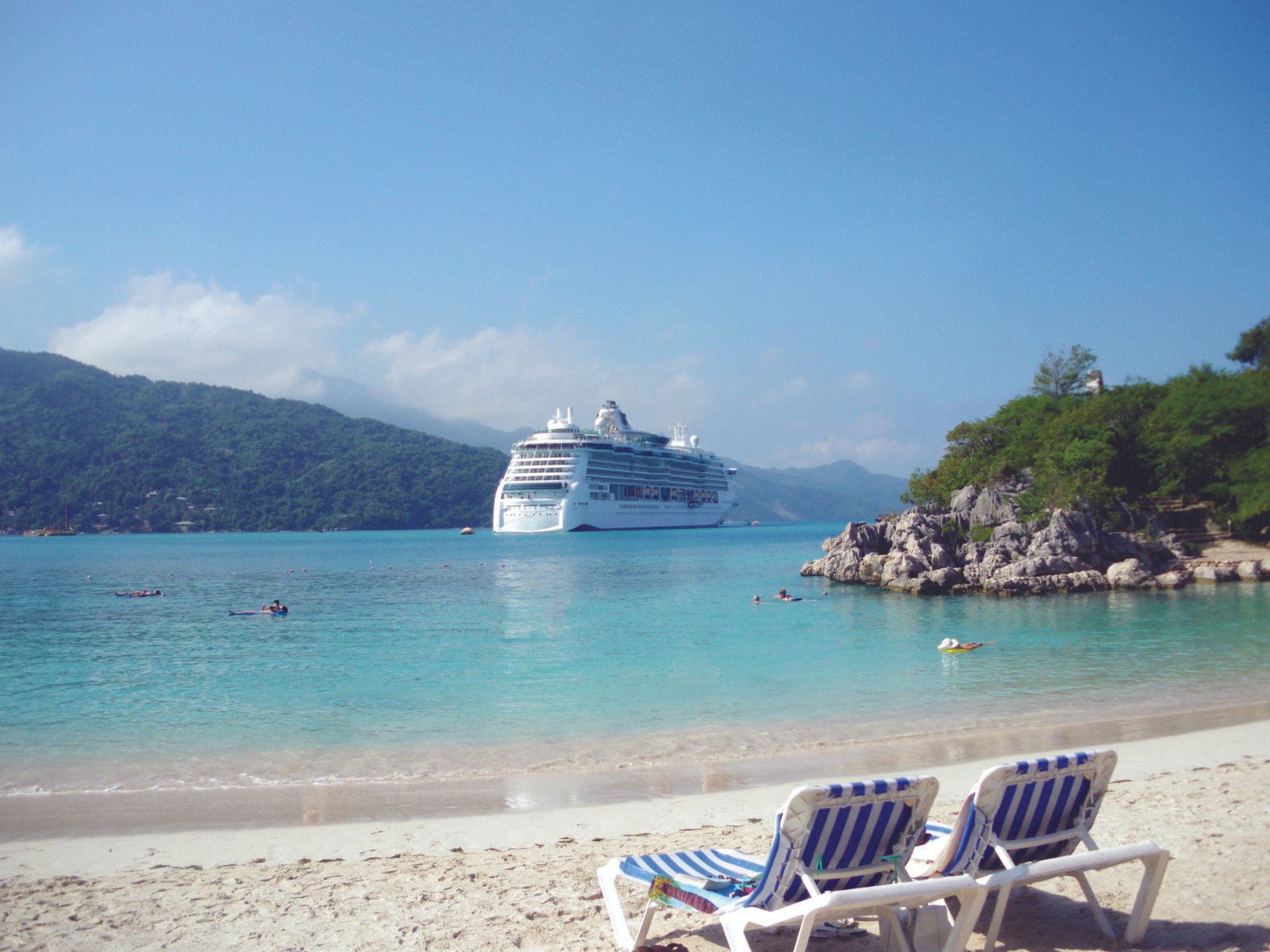 RCI_JW_exterior_Labadee3