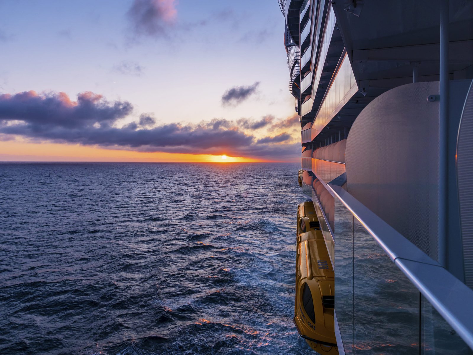 RCI_SY_Europe_April2018_TheWayAway_ShipBalcony_P1000987_RET