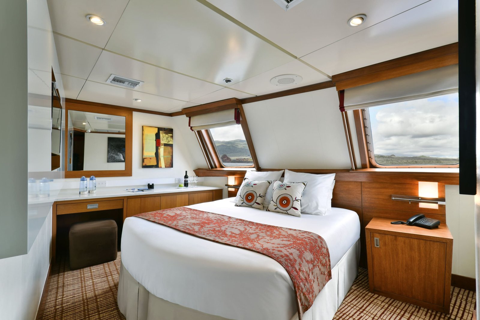 XPERIENCE-Cabin 401-0476-HIGH