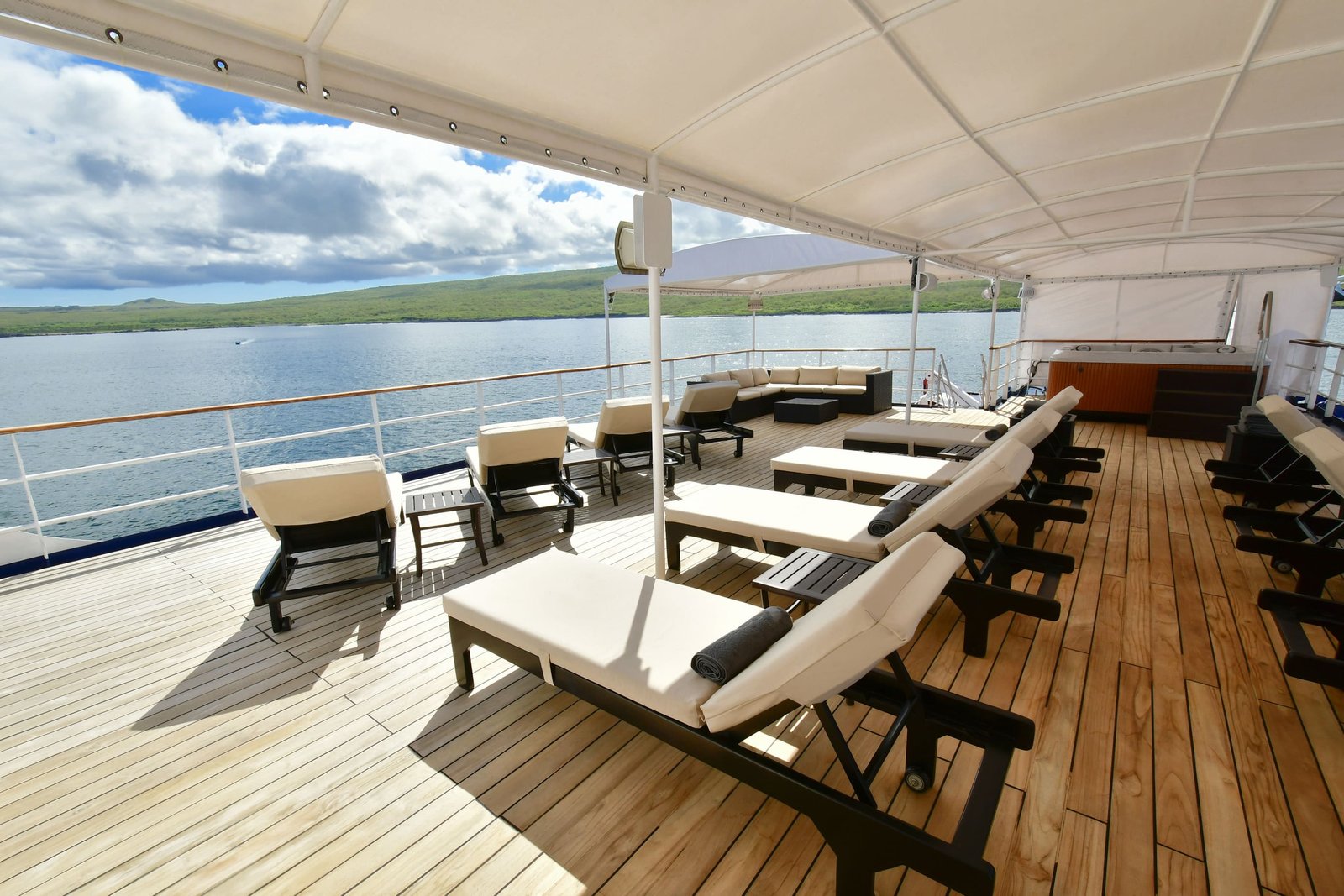 XPERIENCE-Sundeck-1027-HIGH