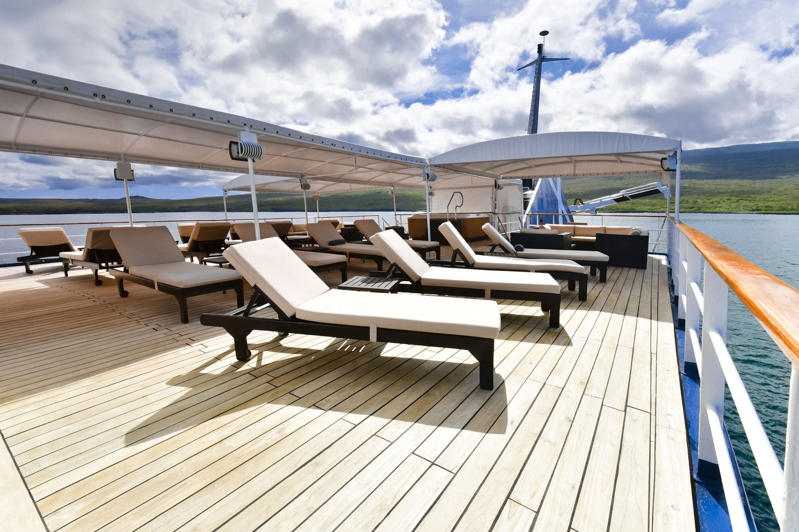 XPERIENCE-Sundeck-0993-HIGH