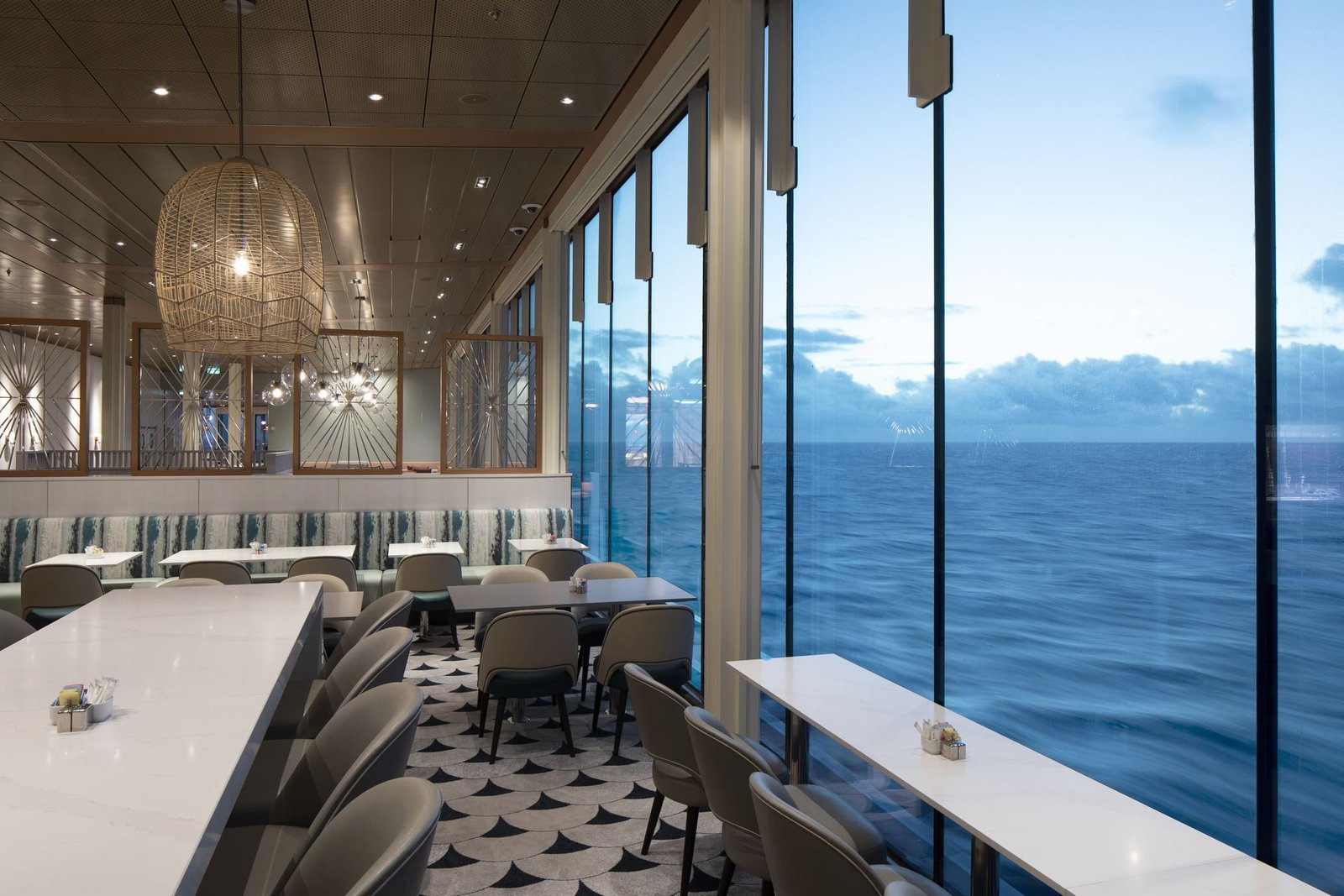 EG18-OceanviewCafe2R