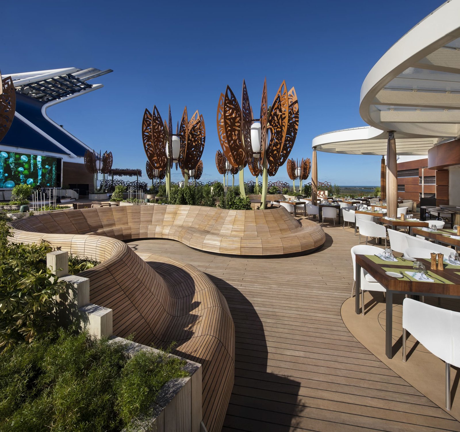 EG18-RooftopGardenGrill1R