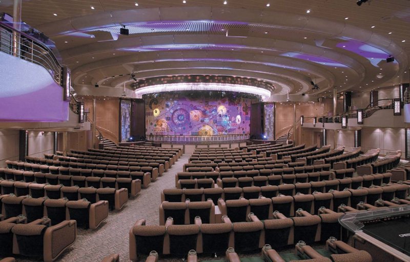 Театр (Theater)