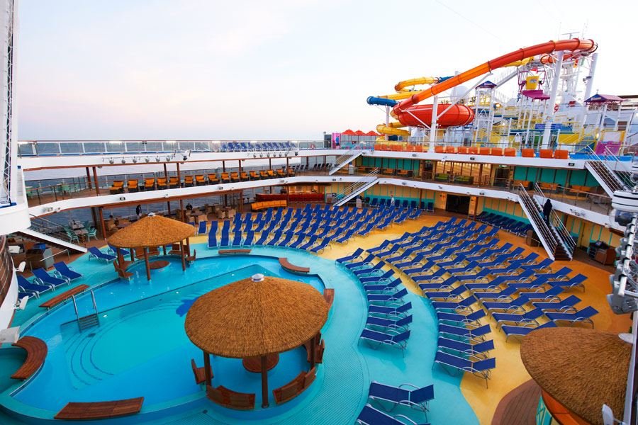 Бассейн Beach Pool
