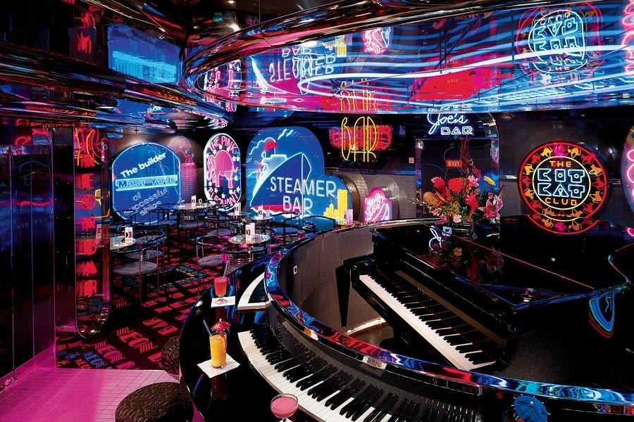 Бар The Neon Piano Bar