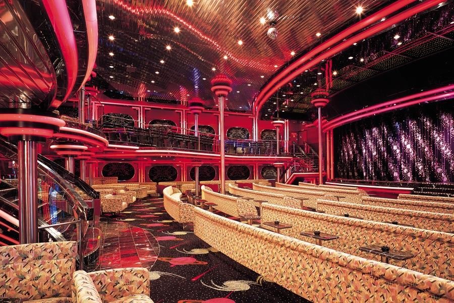 Главный театр Universe Main Lounge