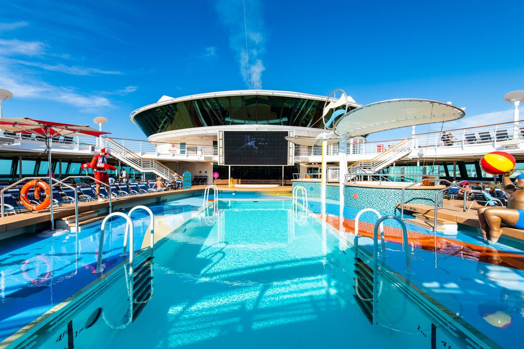 Лайнер тижня: Jewel of the Seas! Круїзи від 688 $/особа!
